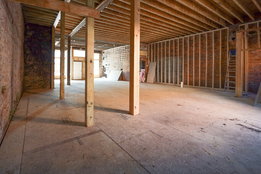 More Photos Of 351-355 Martin Luther King Jr Blvd, Savannah Storefront Retail Residential For Lease