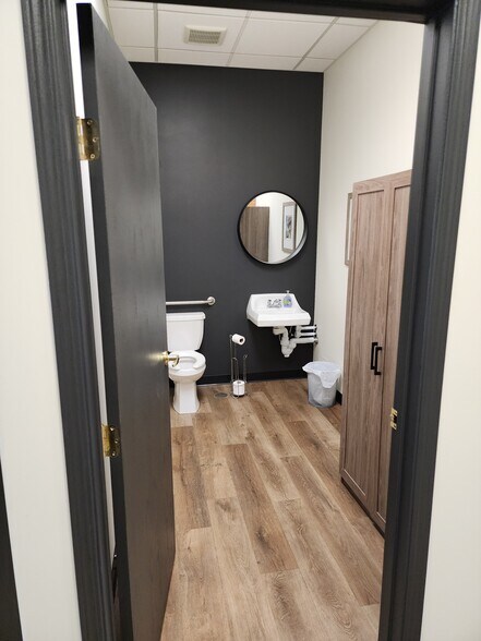 More Photos Of 5212 48 St, Red Deer Office For Lease