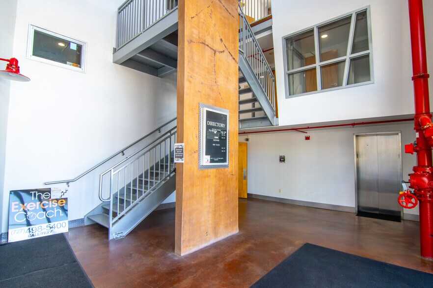 More Photos Of 290 9th St N, Saint Petersburg Storefront Retail Office For Lease