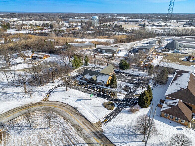 More Photos Of 1745 S Eastwood Dr, Woodstock Bank For Sale