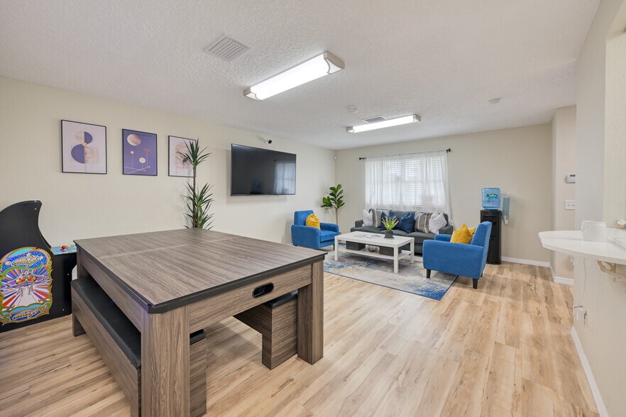 More Photos Of 1824 Blanding Blvd, Jacksonville Medical For Sale