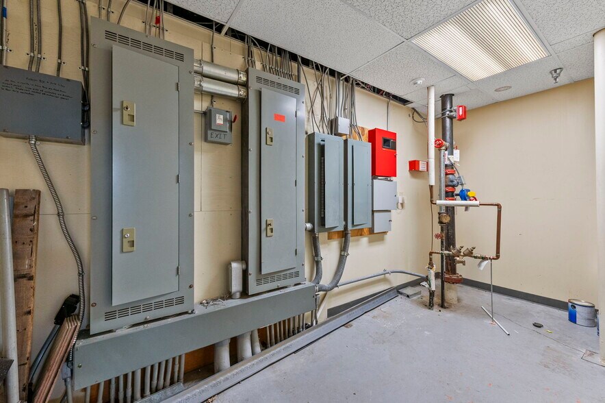 More Photos Of 3730 S Elizabeth St, Independence Medical For Lease