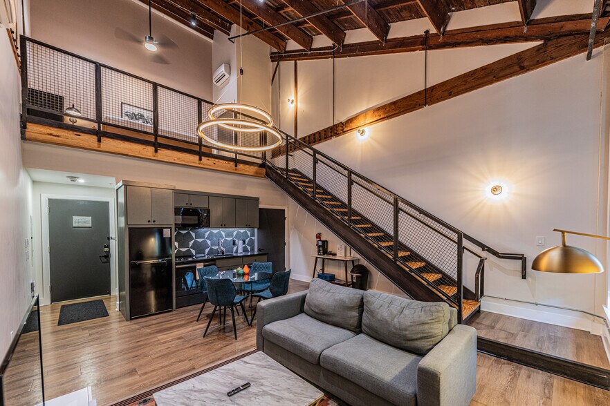 More Photos Of 1405 S Flores St, San Antonio Storefront Retail Residential For Sale