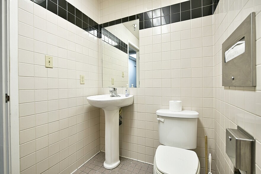 More Photos Of 1744 Forrest Way, Carson City Manufacturing For Sale