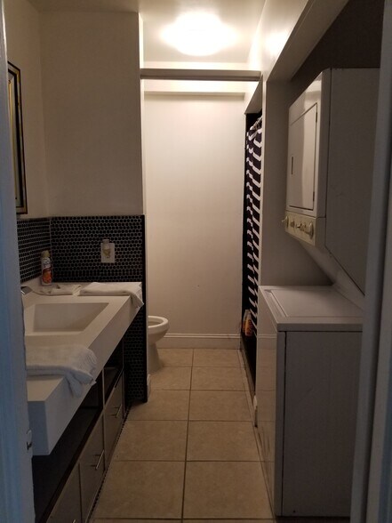 More Photos Of 910 E Sahara Ave, Las Vegas Loft Creative Space For Lease