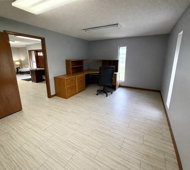 More Photos Of 2800 Winter Lake Rd, Lakeland Office For Sale