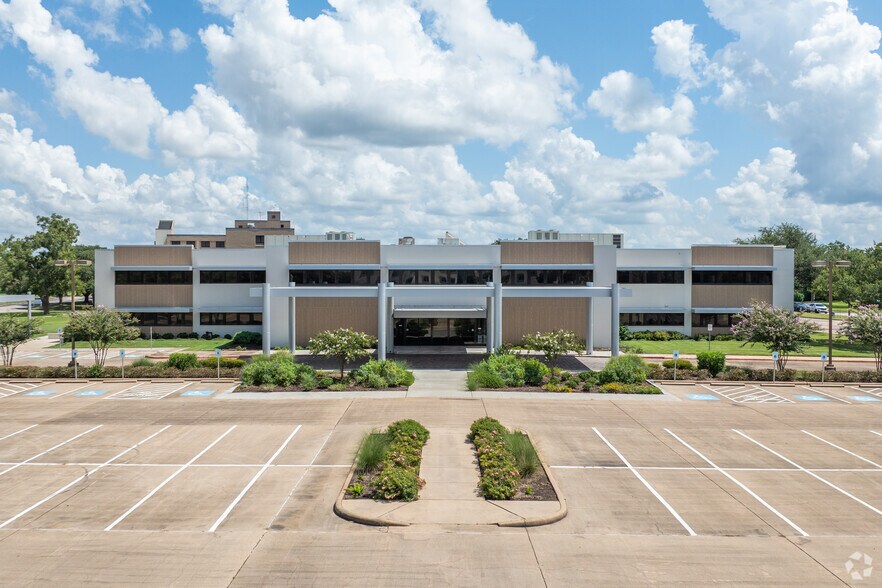 More Photos Of 2100 Regional Medical Dr, Wharton Healthcare For Lease