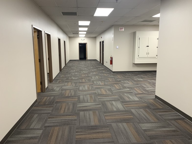 More Photos Of 2901 Wall Triana Hwy, Huntsville Office For Lease