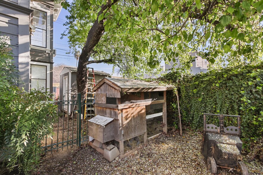 More Photos Of 1111-1123 D St, Sacramento Specialty For Sale