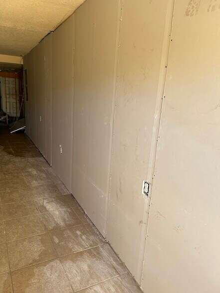 More Photos Of 817 SW 8th St, Miami Storefront Retail Office For Lease