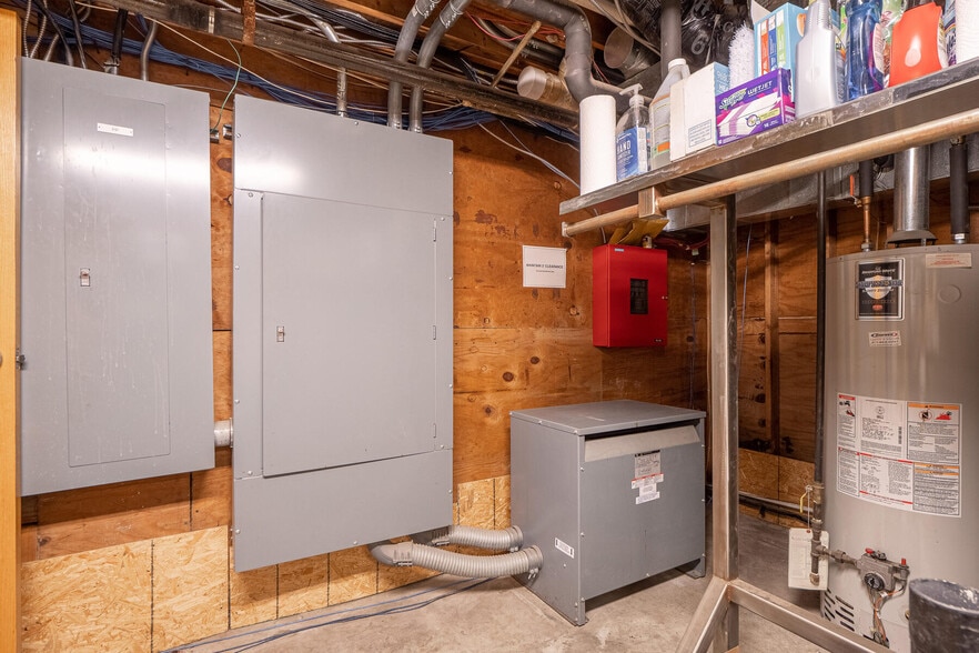 More Photos Of 1116 W County Road 450 N, Brazil Truck Terminal For Lease