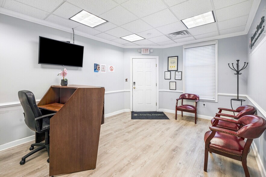 More Photos Of 7901-7915 Belle Point Dr, Greenbelt Office For Sale