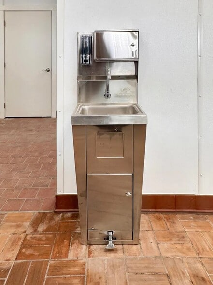 More Photos Of 1201 Craig Ave, Tracy Freestanding For Sale