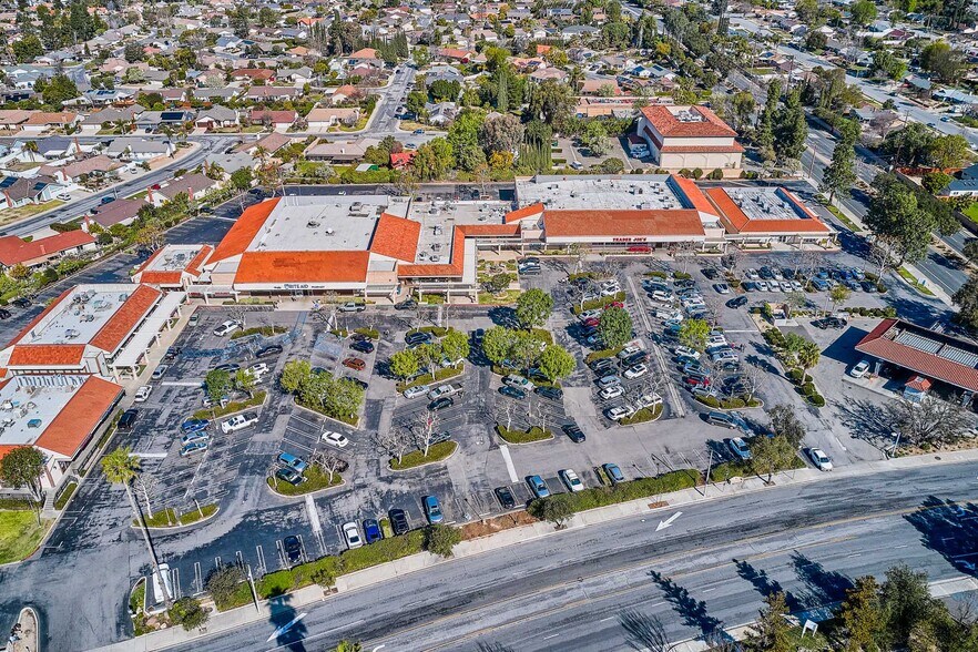 More Photos Of 409-427 E Avenida De Los Arboles, Thousand Oaks Storefront For Sale