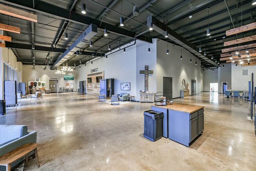 More Photos Of 1222 W Main St, Tomball Religious Facility For Sale