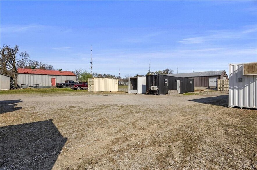 More Photos Of 305 S Joplin St, Pittsburg Warehouse For Sale