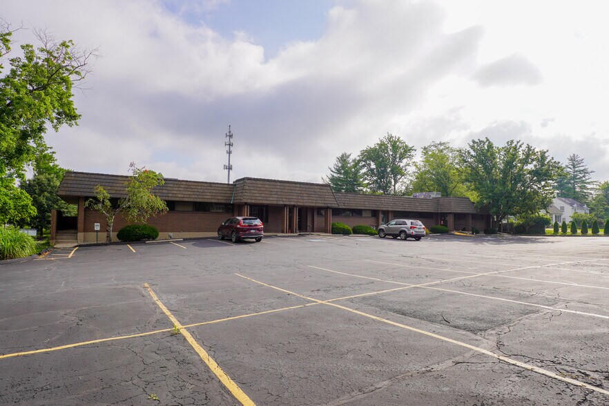 More Photos Of 9030 Montgomery Rd, Cincinnati Medical For Lease