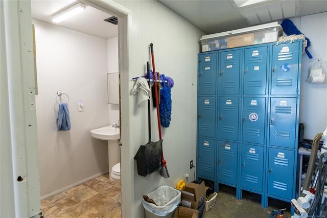 More Photos Of 1631 US HWY 69 Hwy, Mcalester Storefront Retail Office For Sale