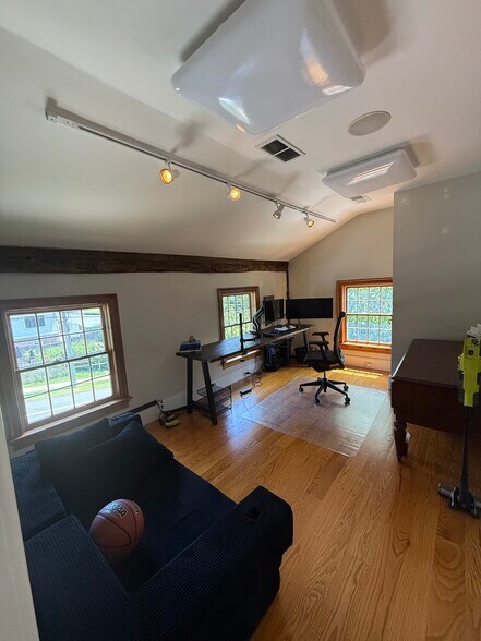More Photos Of 931 Main St, South Glastonbury Office For Lease