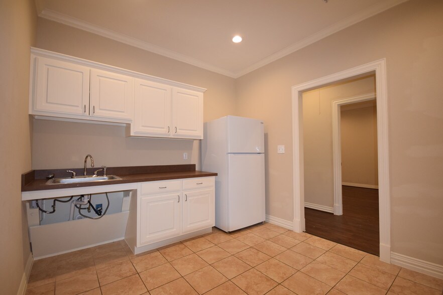 More Photos Of 8668 John Hickman Pky, Frisco Medical For Lease