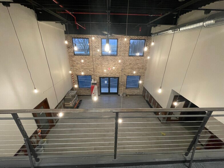 More Photos Of W57N14363 Doerr Way, Cedarburg Manufacturing For Lease