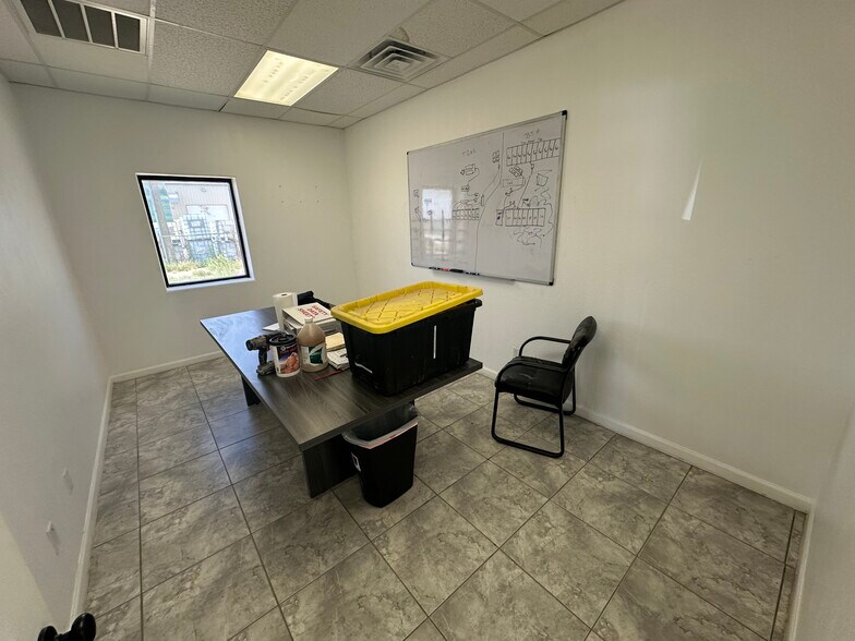 More Photos Of 2318 E County Road 123, Midland Warehouse For Lease