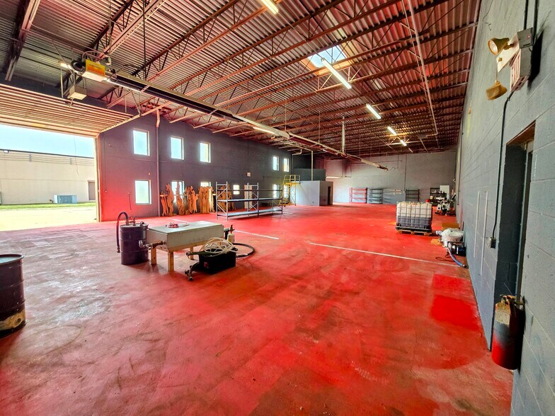 More Photos Of 12855 York Delta Dr, North Royalton Manufacturing For Lease