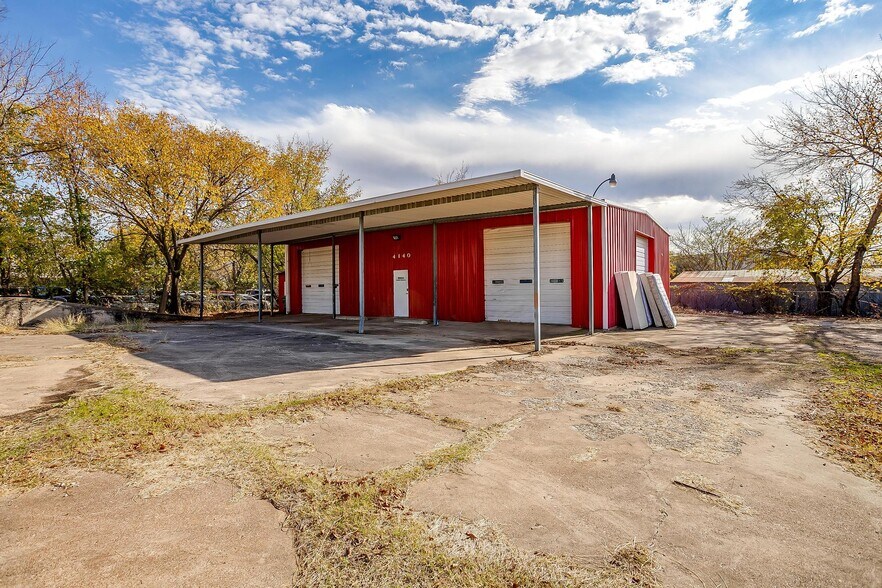 More Photos Of 4140 Mansfield Hwy, Forest Hill Warehouse For Sale