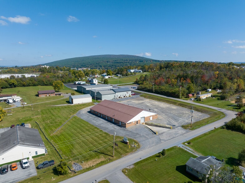 More Photos Of 338 Pound Ln, Duncansville Light Distribution For Lease