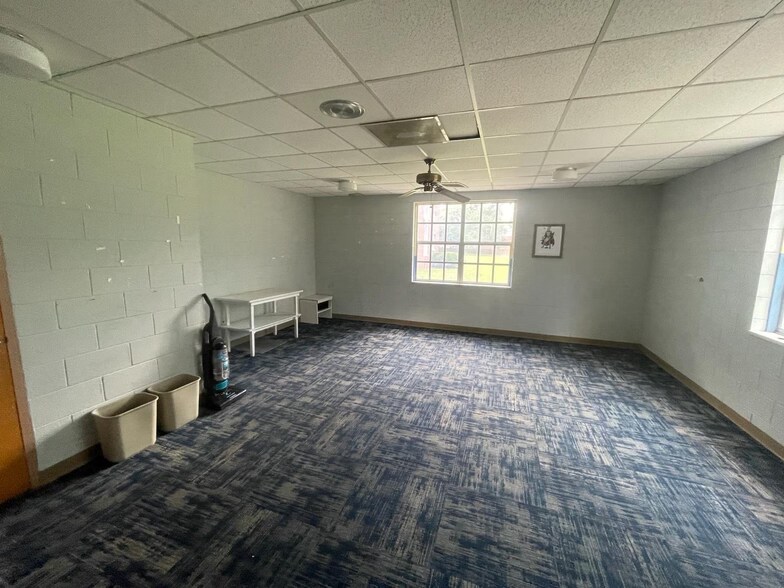 More Photos Of 309 Tibet Ave, Savannah Specialty For Sale