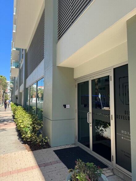 More Photos Of 912 Channelside Dr, Tampa Apartments For Lease