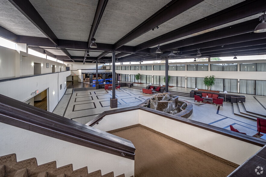 More Photos Of 925 Highway 332, Lake Jackson Hotel For Sale