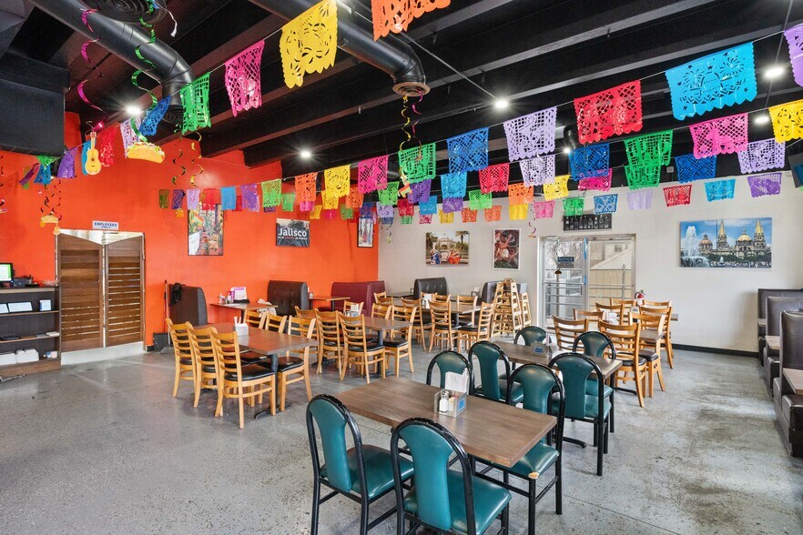 More Photos Of 7575 Broadway St, Denver Restaurant For Sale