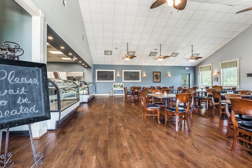 More Photos Of 17297 Stuebner Airline Rd, Spring Restaurant For Sale