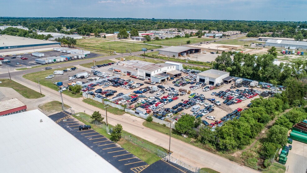 More Photos Of 400 N Macarthur Blvd, Oklahoma City Warehouse For Sale
