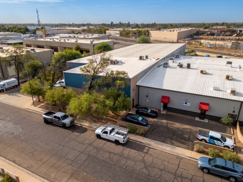 More Photos Of 737 W 2nd Ave, Mesa Manufacturing For Sale
