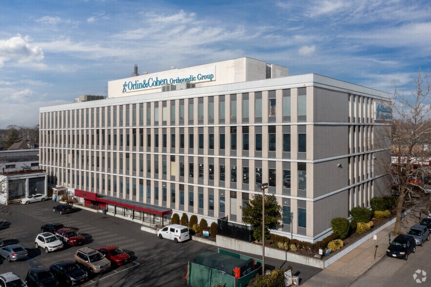 More Photos Of 444 Merrick Rd, Lynbrook Medical For Lease