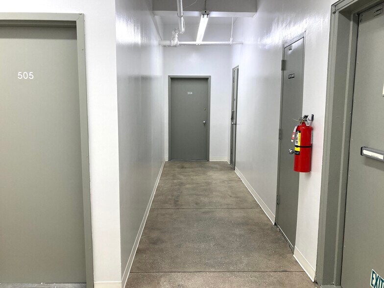 More Photos Of 252 W 38th St, New York Office For Lease