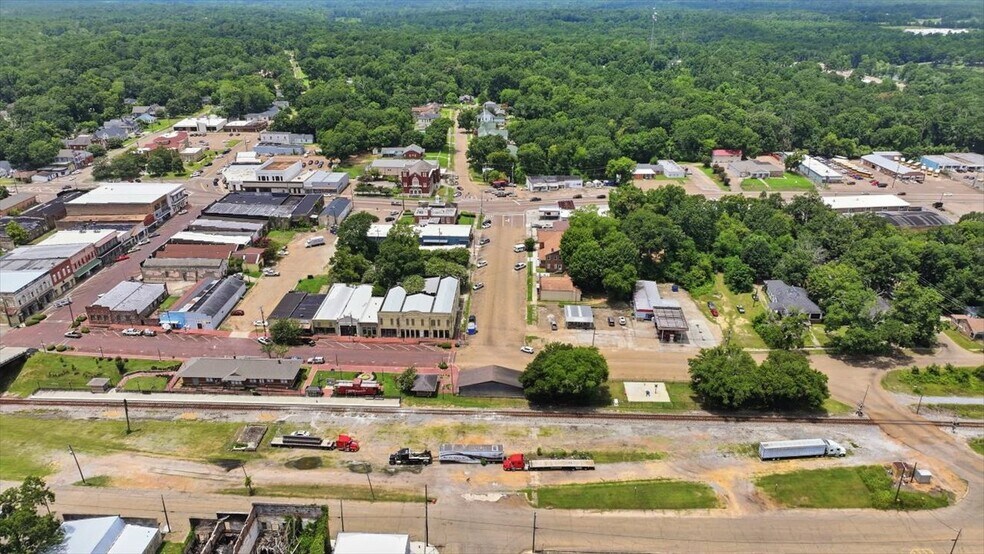 More Photos Of 148 W Green St, Hazlehurst Office For Sale