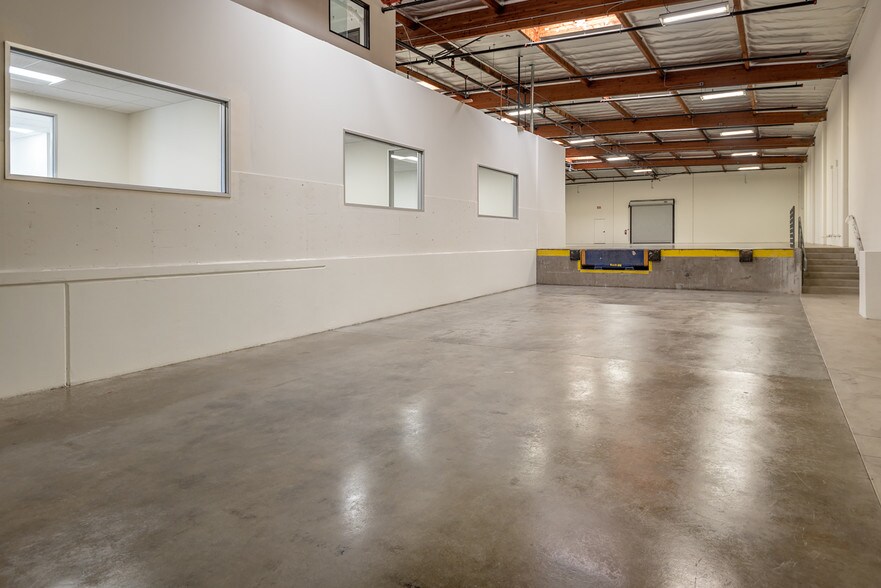 More Photos Of 436-438 Alaska Ave, Torrance Warehouse For Lease