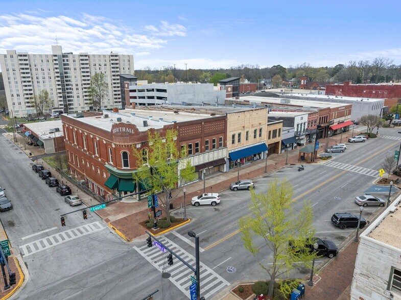 More Photos Of 203 N Court St, Florence Department Store For Sale