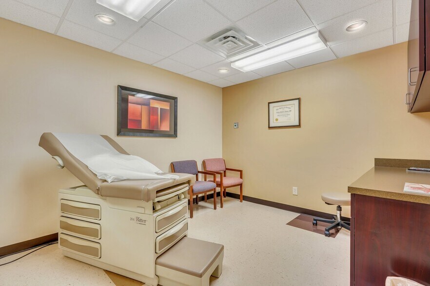 More Photos Of 11706 Mercy Blvd, Savannah Medical For Lease