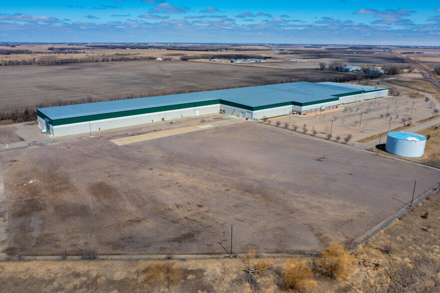 More Photos Of 1401 Brown County 19 N, Aberdeen Manufacturing For Lease