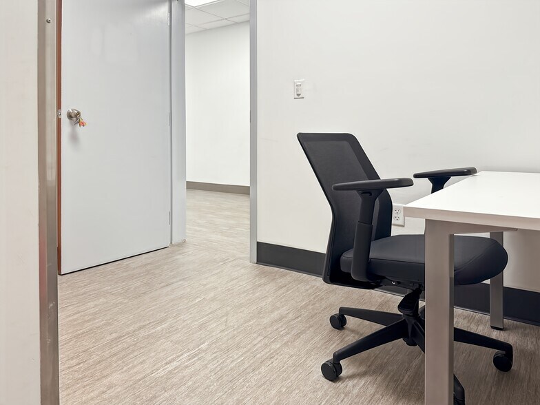 More Photos Of 545 Brent Ln, Pensacola Coworking Space