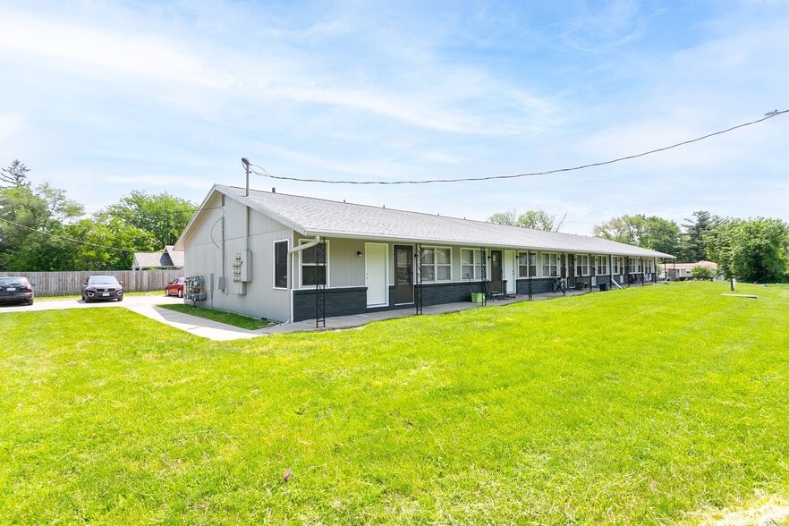 More Photos Of 4671 NW 50th St, Des Moines Apartments For Sale