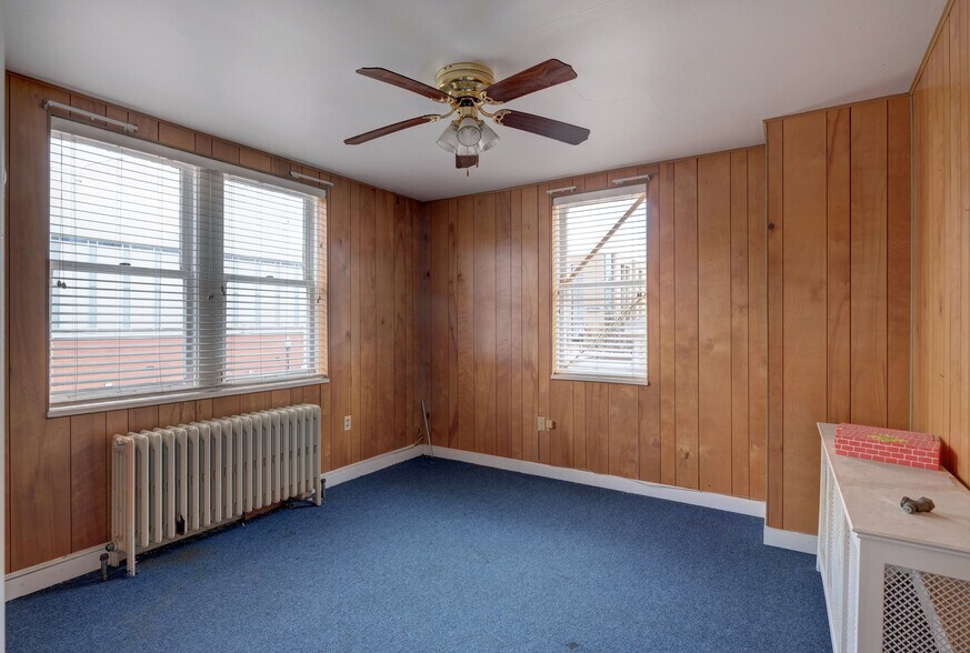 More Photos Of 329 4th St, Wausau Storefront Retail Residential For Sale