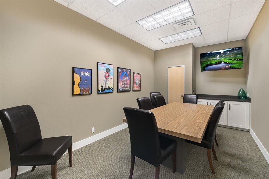 More Photos Of 1107 Ranch Road 620 S, Lakeway Office For Lease