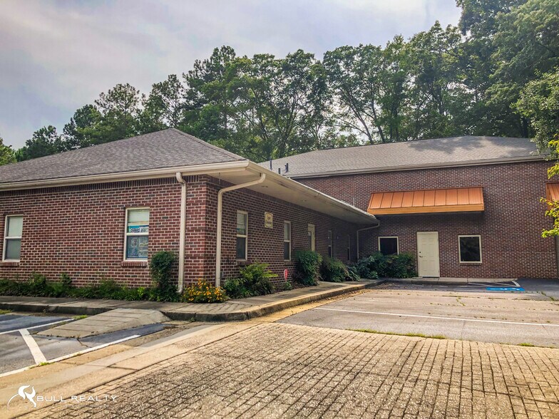 More Photos Of 196 Weatherly Dr, Fayetteville General Retail For Lease
