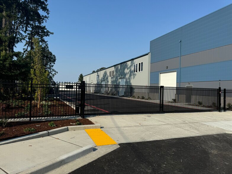 More Photos Of 3411 90th St S, Tacoma Distribution For Lease