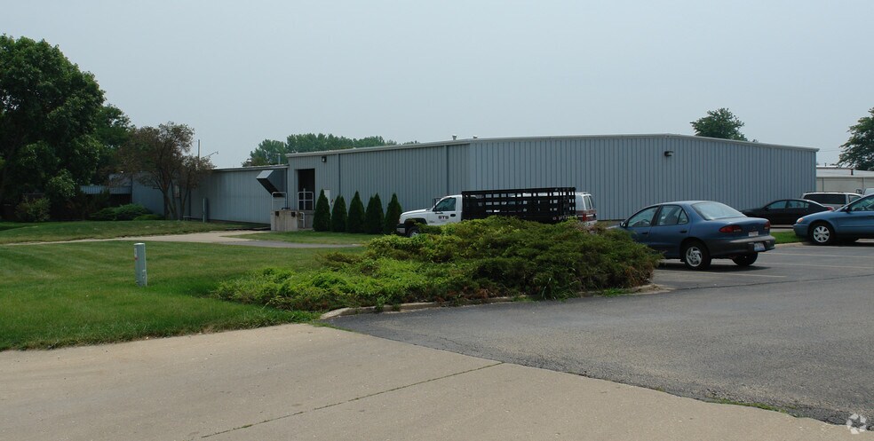 More Photos Of 1506 W Luthy Dr, Peoria Light Manufacturing For Sale
